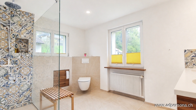 1. OG Badezimmer mit Doppellavabon und Dusche - Kopie Einfamilienhaus Reigoldswil