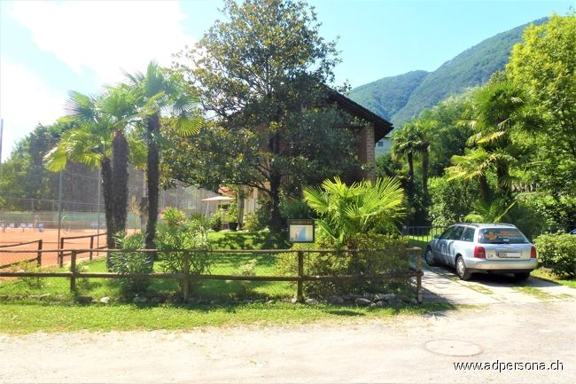 Aussenansicht Verscio Sportanlage Tennisanlage in Verscio mit Restaurant und 4 - Zimmer Wohnung