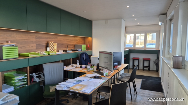 B�ro mit Inventar und Wartebereich f�r Kunden Werkstatt Wangen bei Olten