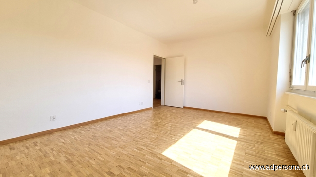 Schlafzimmer ca. 15qm andere Ansicht Etagenwohnung Basel