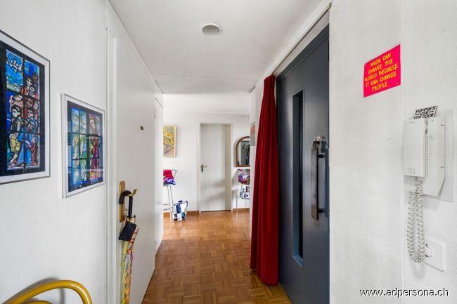 Eingangsbereich mit Lift Maisonettewohnung Basel