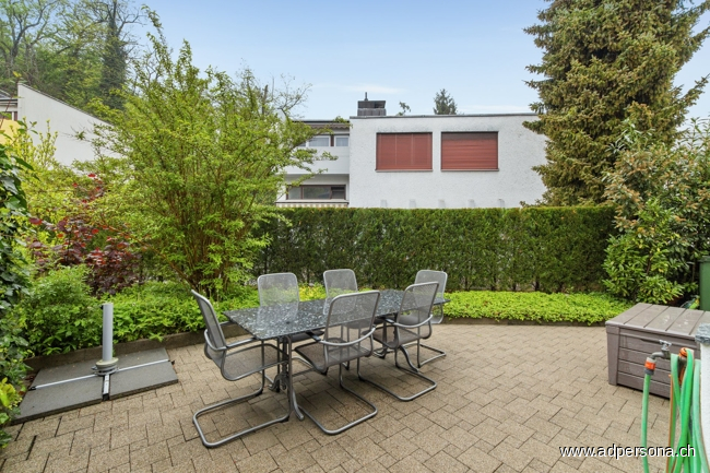 Sitzplatz West Doppelhaush�lfte Reinach (BL)