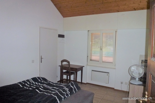 Zimmer (gesamt 4) Wirtewohnung Sportanlage Verscio