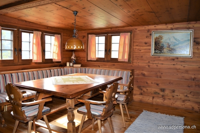 Bohlenstube im EG mit viel Tageslicht Chalet Embd
