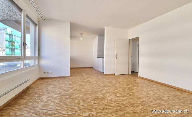 Wohnzimmer, Blick Richtung Essbereich Etagenwohnung Basel