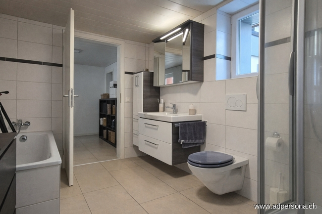 Haus 12b Wohnung Badezimmer Wohn- / Gesch�ftshaus Niederdorf