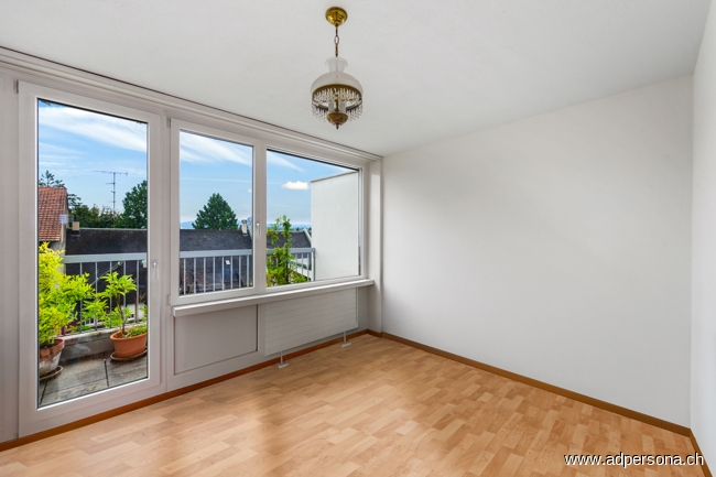 Zimmer 14.1m2 Maisonettewohnung Basel