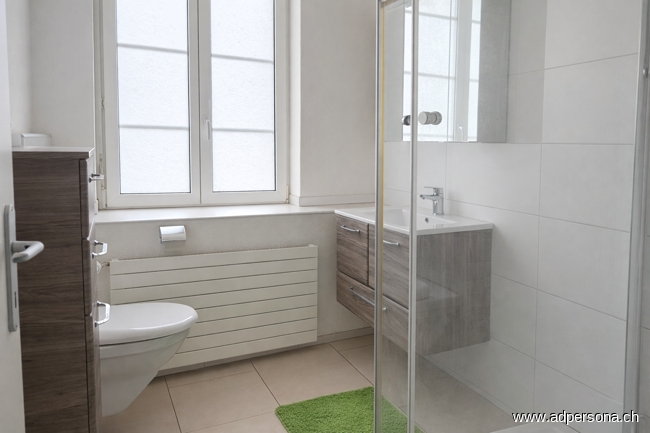 Haus 12 2. OG Badezimmer mit Dusche Wohn- / Gesch�ftshaus Niederdorf