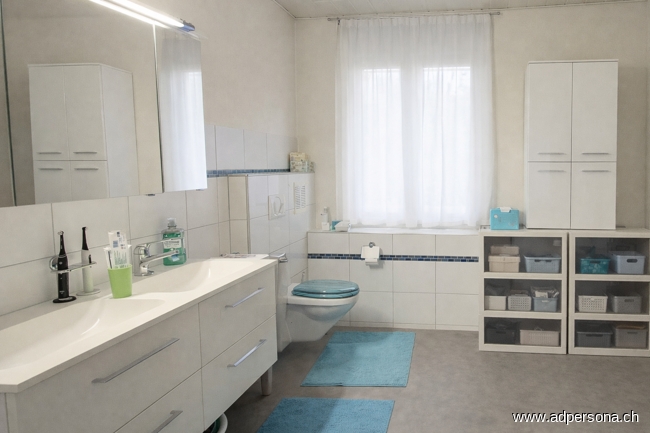 Haus 12 1. OG Badezimmer mit Badewanne Wohn- / Gesch�ftshaus Niederdorf