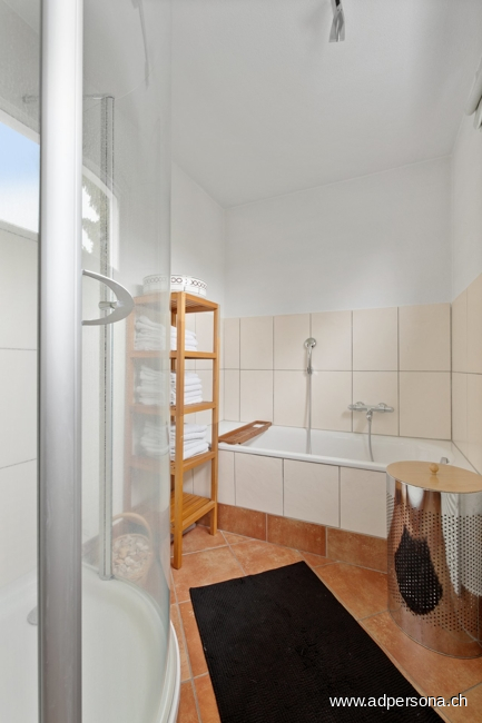 mit Dusche und Badewanne Doppelhaush�lfte Reinach (BL)